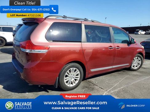 Used 2012 Toyota Sienna XLE w/ Premium Pkg image 4