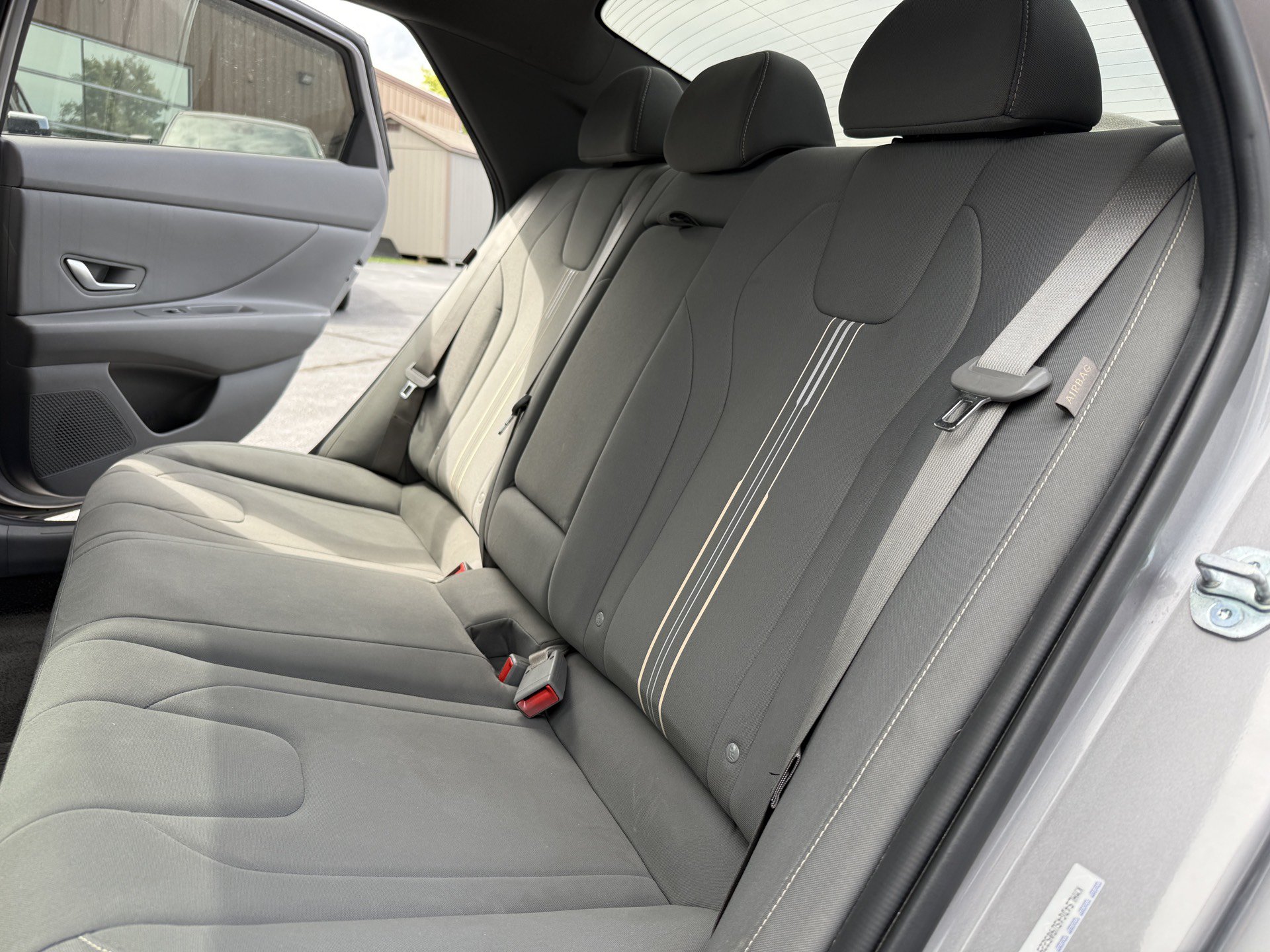 Used 2025 Hyundai Elantra SEL FWD image 31