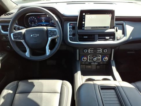 Used 2022 Chevrolet Tahoe Z71 w/ Luxury Package AWD/4WD image 14