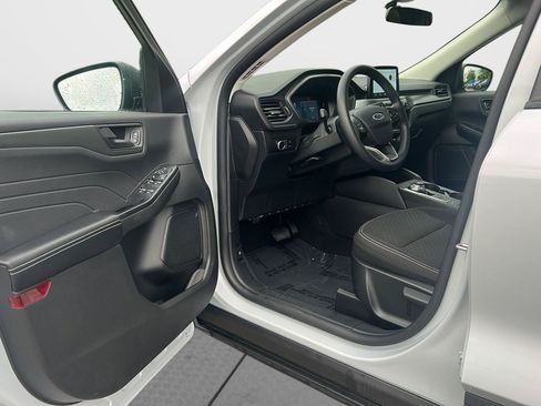Used 2025 Ford Escape Active AWD/4WD image 13