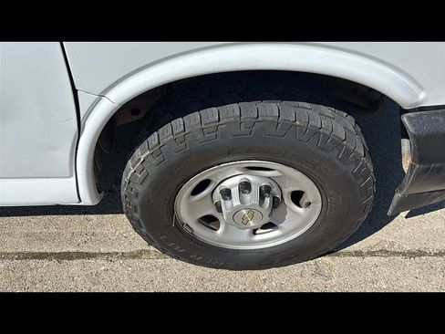 Used 2022 Chevrolet Express 2500 Extended image 24