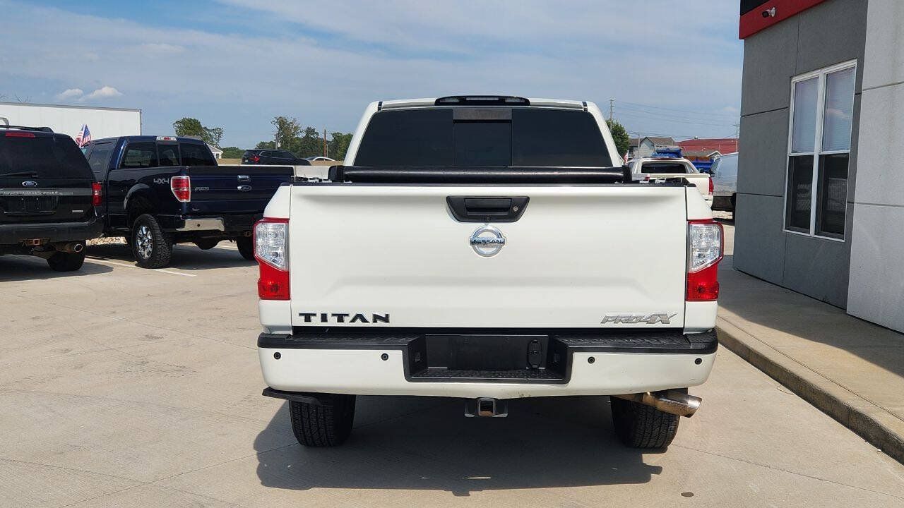 Used 2018 Nissan Titan PRO-4X AWD/4WD image 7