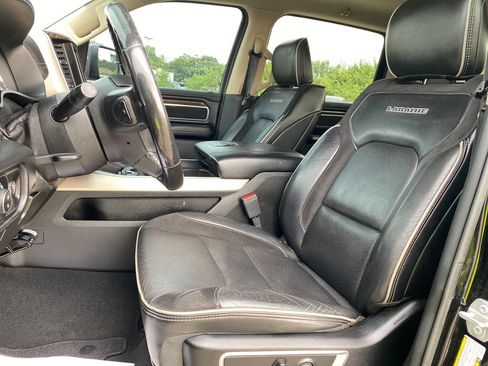 Used 2019 RAM 1500 Laramie AWD/4WD image 10