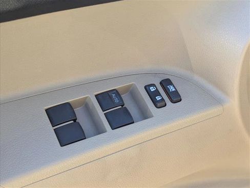 Used 2013 Toyota Highlander Plus image 8