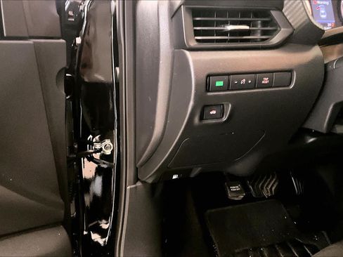 Used 2024 Nissan Sentra S FWD image 29