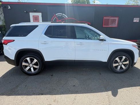 Used 2018 Chevrolet Traverse LT w/ LPO, Floor Liner Package AWD/4WD image 6