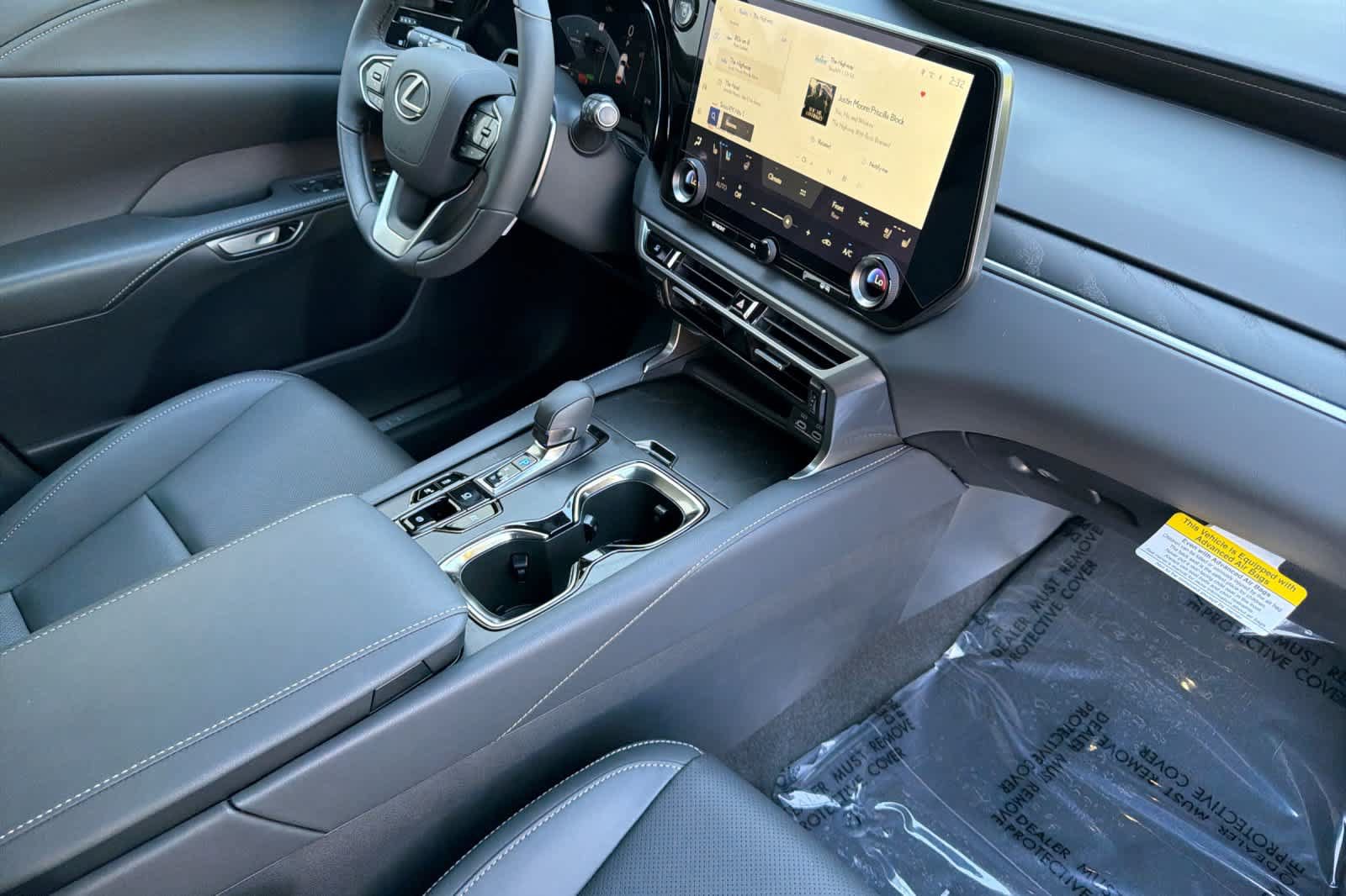 New 2026 Lexus RX 350h AWD/4WD image 17