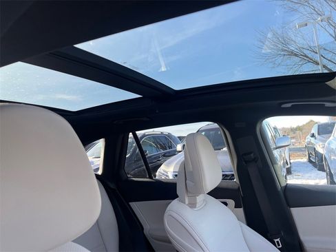 Certified 2025 Mercedes-Benz GLC 300 GLC 300 image 17