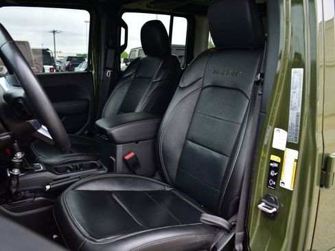 Used 2023 Jeep Wrangler Unlimited Sahara w/ Cold Weather Group AWD/4WD image 19
