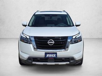 Used 2025 Nissan Pathfinder Platinum video 2