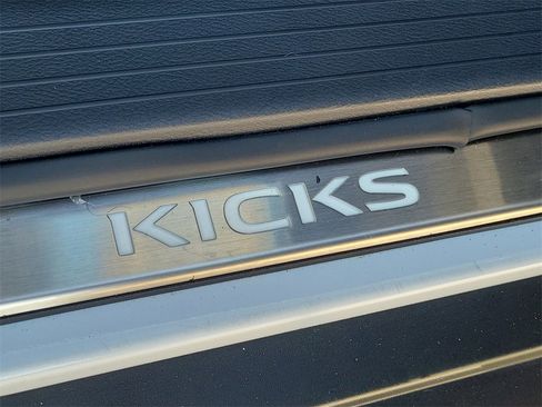 Used 2024 Nissan Kicks SR w/ SR Premium Package image 20