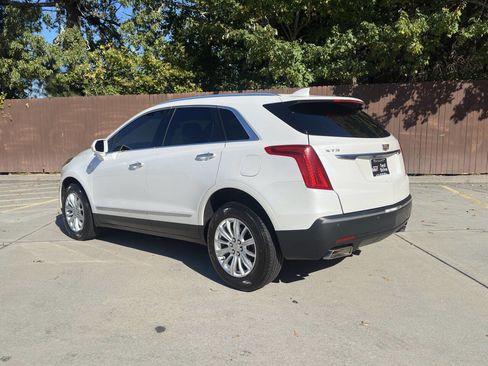 Used 2017 Cadillac XT5 Base 4dr SUV image 16