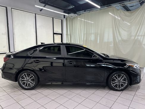 Used 2023 Kia Forte GT-Line w/ GT-Line Technology Package FWD image 3