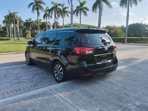 Used 2018 Kia Sedona SX FWD image 20