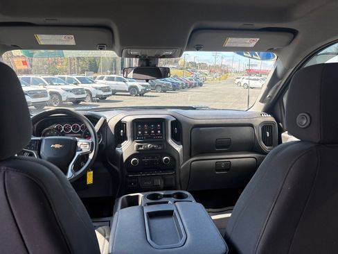 Certified 2022 Chevrolet Silverado 2500 W/T w/ Gooseneck/5TH Wheel Package image 38