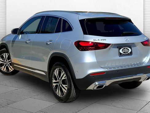 Used 2025 Mercedes-Benz GLA 250 4MATIC image 11