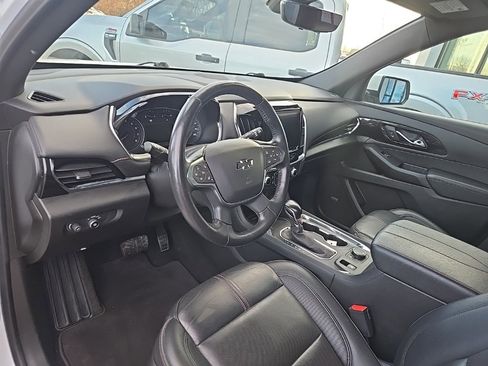 Used 2022 Chevrolet Traverse RS image 36