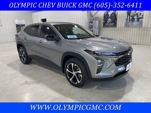 New 2026 Chevrolet Trax RS w/ Driver Confidence Package FWD image 1