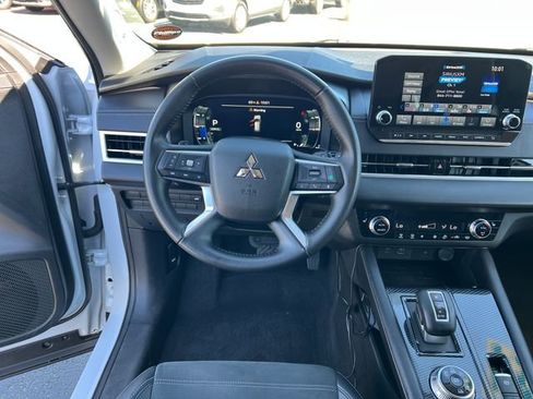 Used 2024 Mitsubishi Outlander SE AWD/4WD image 15