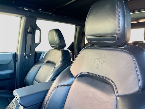 Used 2023 Ford Bronco Badlands image 18