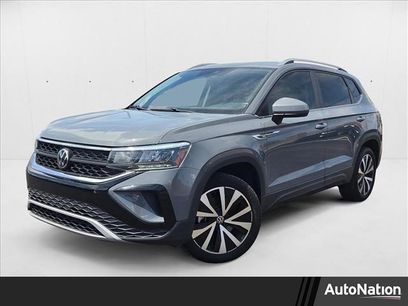 Used 2023 Volkswagen Taos SE w/ Panoramic Sunroof Package