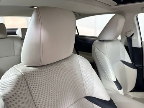 Certified 2025 Lexus ES 300h 300h image 31