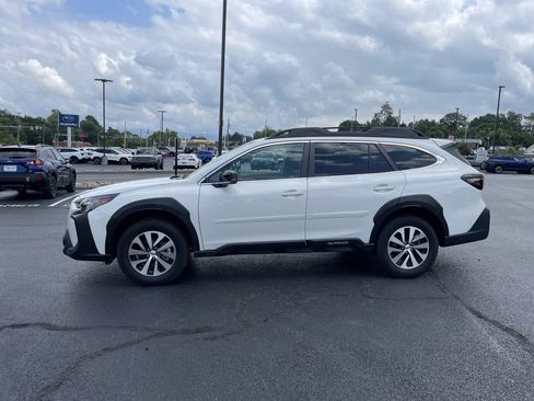 Certified 2025 Subaru Outback Premium w/ Popular Package #1 AWD/4WD image 3