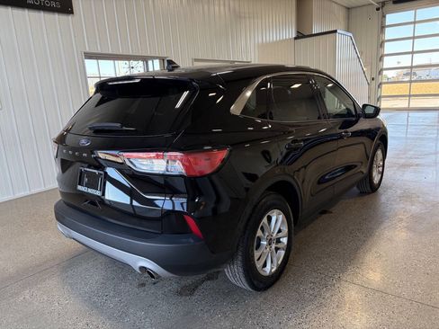 Used 2022 Ford Escape SE image 4