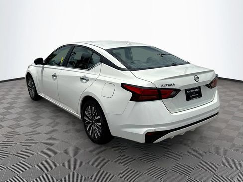 Used 2025 Nissan Altima 2.5 SV FWD image 7