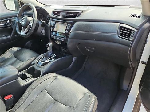 Used 2017 Nissan Rogue SL w/ SL Premium Package image 23