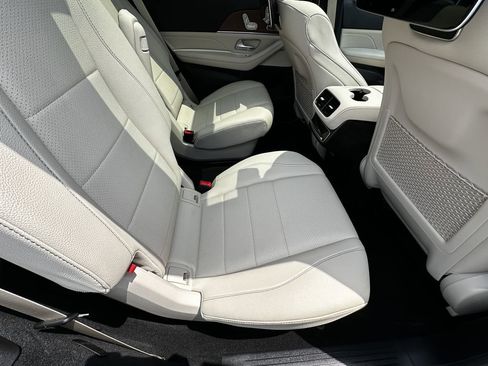 Certified 2024 Mercedes-Benz GLS 450 4MATIC image 18