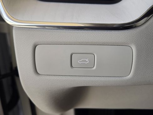 New 2026 Volvo XC60 B5 Ultra w/ Protection Package Premier image 24