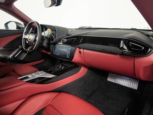 Certified 2025 Ferrari 12Cilindri RWD image 32