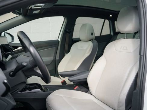 Used 2021 Volkswagen ID.4 Pro S w/ Gradient Package image 5