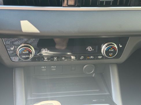 New 2025 Mitsubishi Outlander SE image 31