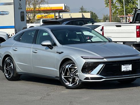 New 2025 Hyundai Sonata SEL image 2