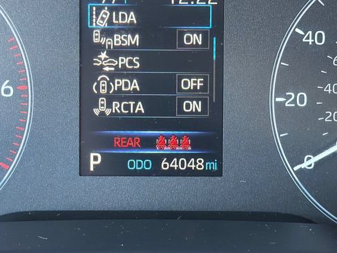 Used 2023 Toyota Corolla LE w/ LE Convenience Package FWD image 32