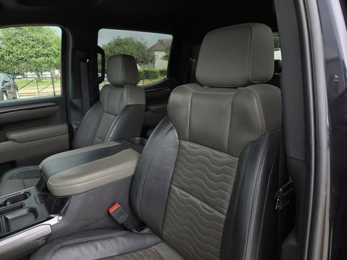 Used 2023 Chevrolet Silverado 1500 ZR2 w/ Technology Package AWD/4WD image 16