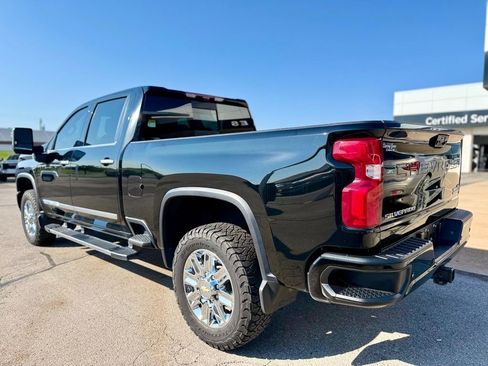 Used 2024 Chevrolet Silverado 3500 High Country w/ Technology Package AWD/4WD image 6