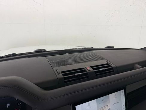 Used 2024 Land Rover Defender 110 S image 25