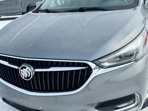 Used 2018 Buick Enclave Essence image 11