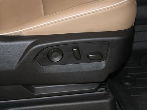 Used 2021 Chevrolet Tahoe Premier w/ Premium Package AWD/4WD image 26