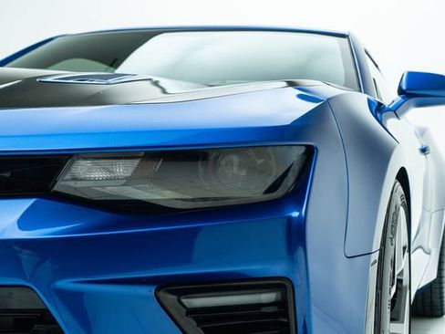 Used 2017 Chevrolet Camaro SS RWD image 11