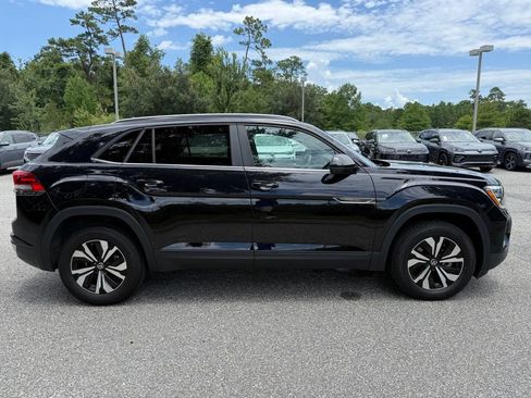 Used 2024 Volkswagen Atlas Cross Sport SE FWD image 7