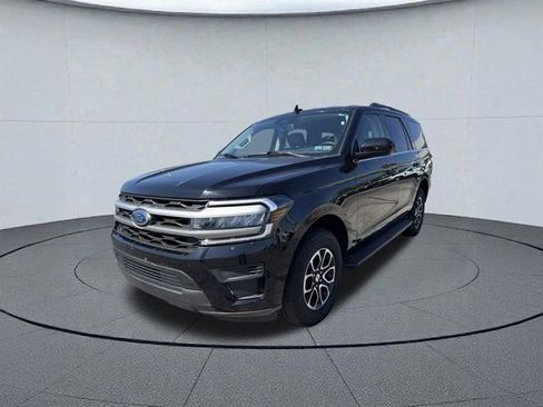 Used 2024 Ford Expedition XLT image 8