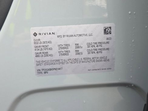 Used 2023 Rivian R1S Adventure image 4