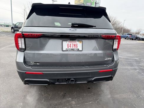 Used 2025 Ford Explorer ST-Line w/ Premium Package image 7