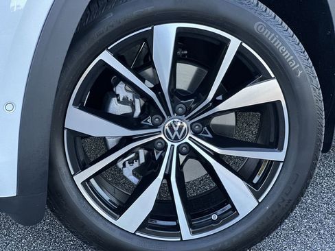 New 2026 Volkswagen Atlas Cross Sport SEL Premium R-Line image 10