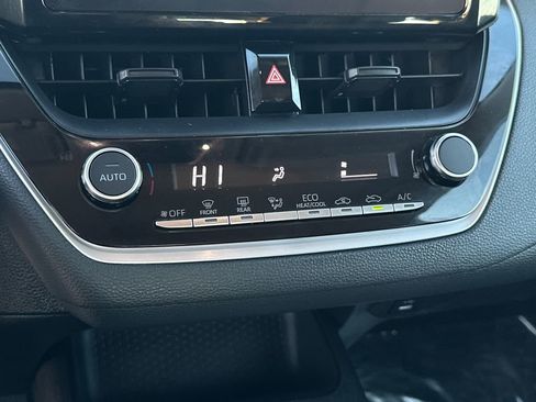 Certified 2025 Toyota Corolla LE image 25