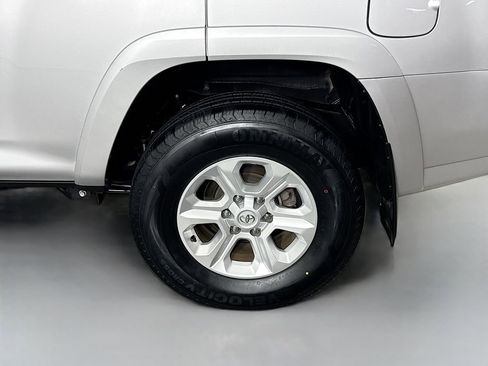 Certified 2024 Toyota 4Runner SR5 AWD/4WD image 20